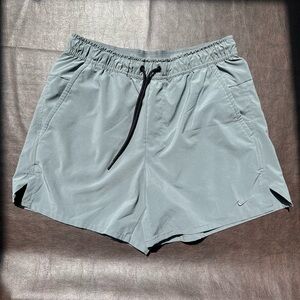 Nike Men's Light Gray Athletic Shorts